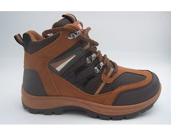 heavy-soled outdoor shoes